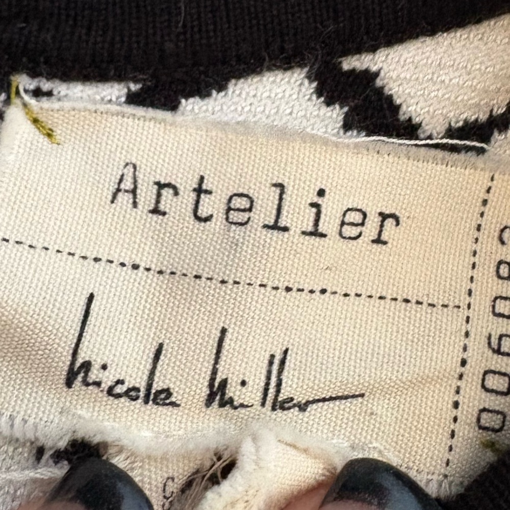 Artelier Small Black & White Geometric Sleeveless Tank Top - Picture 5 of 6